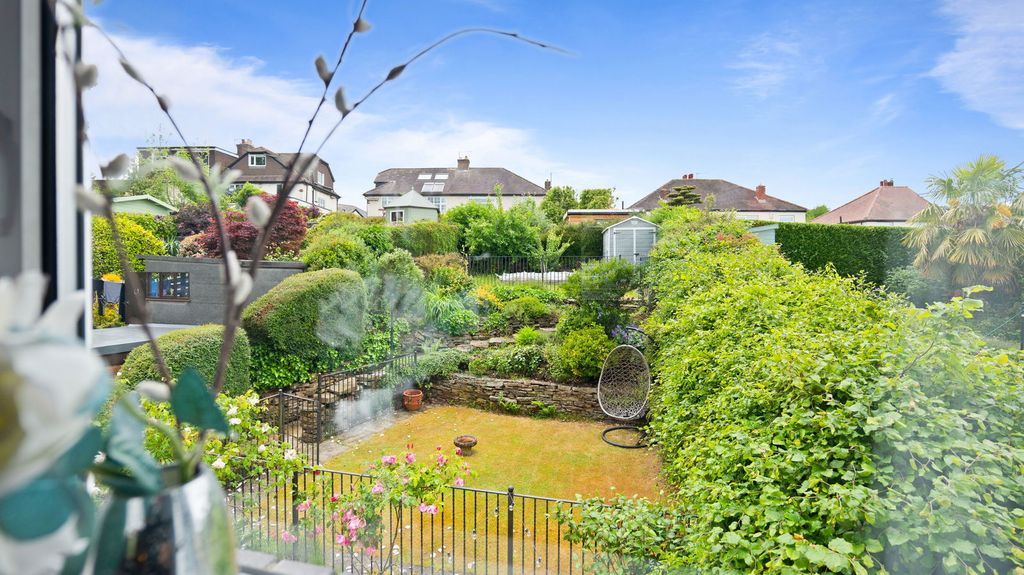 Property photo 2 of 42