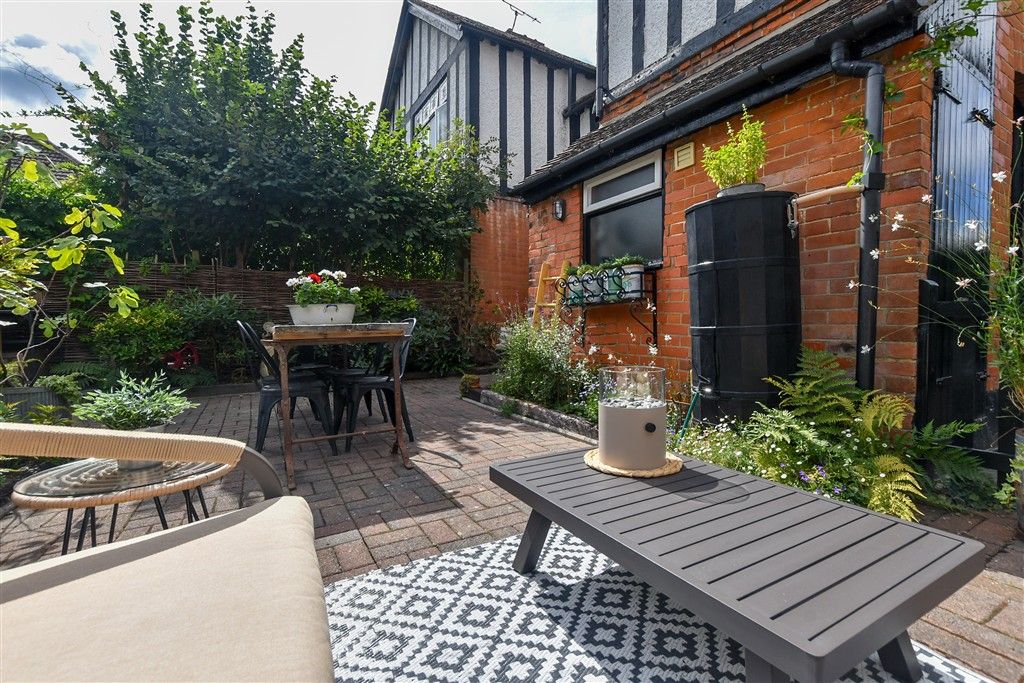 Property photo 2 of 16 Patio / Decking