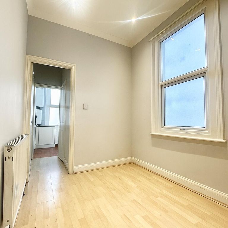 Property photo 2 of 3 Bedroom