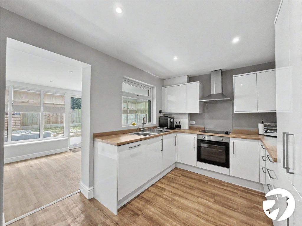Property photo 3 of 15 Picture No. 19