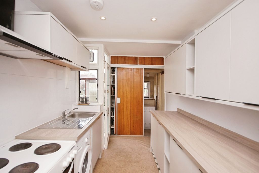 Property photo 3 of 17 Photo