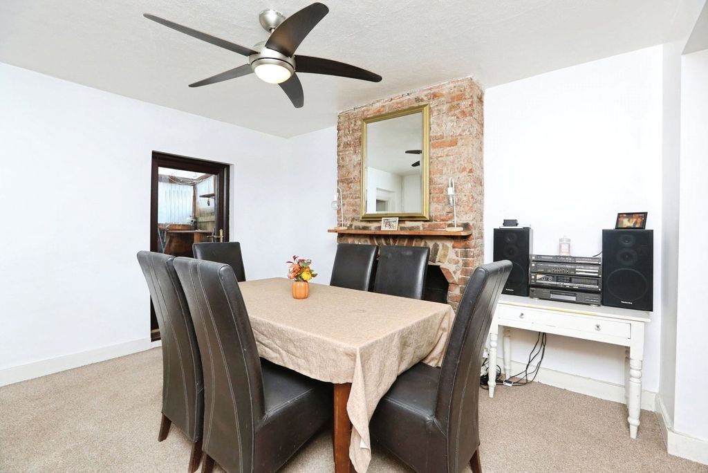 Property photo 3 of 13 Dining Room