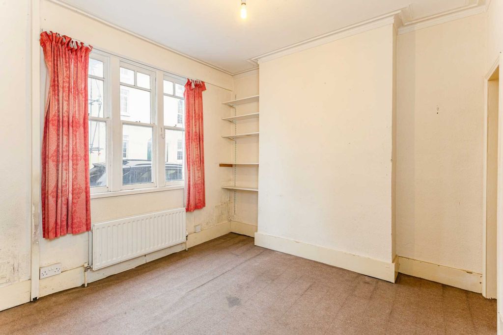 Property photo 3 of 16