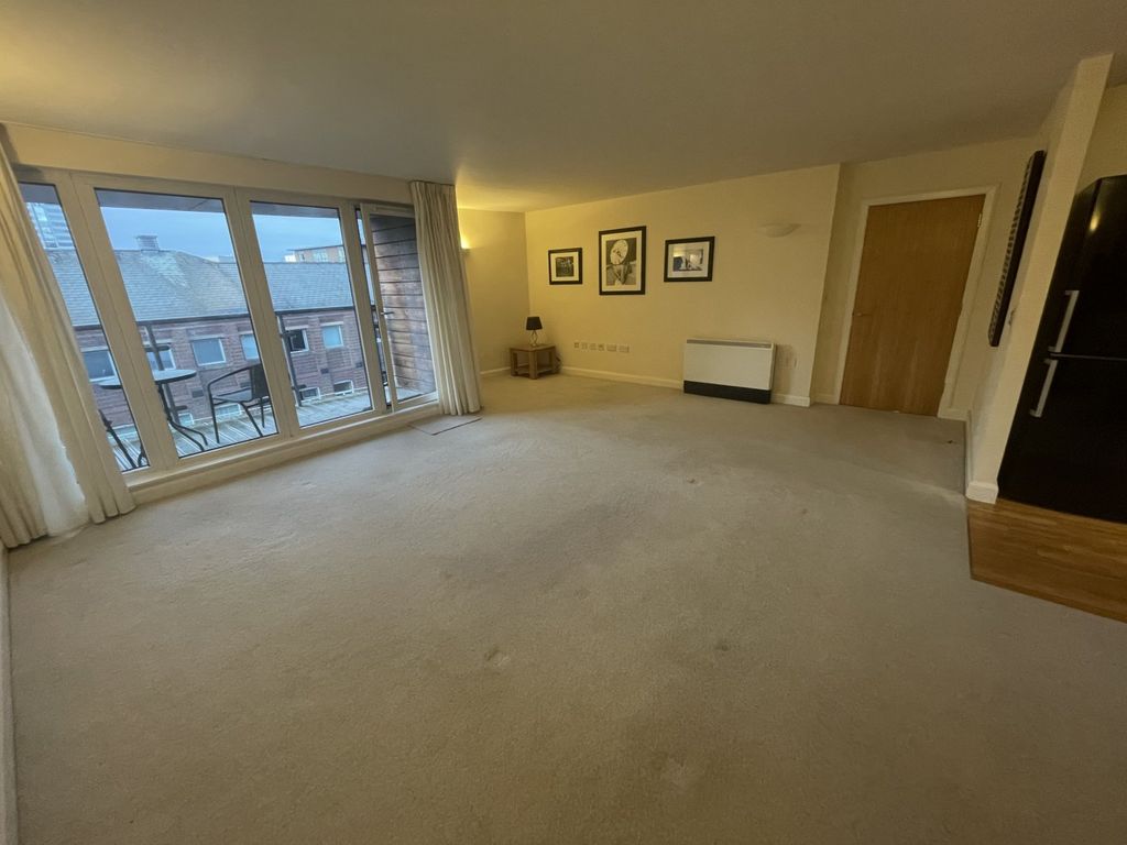 Property photo 2 of 13 Lounge