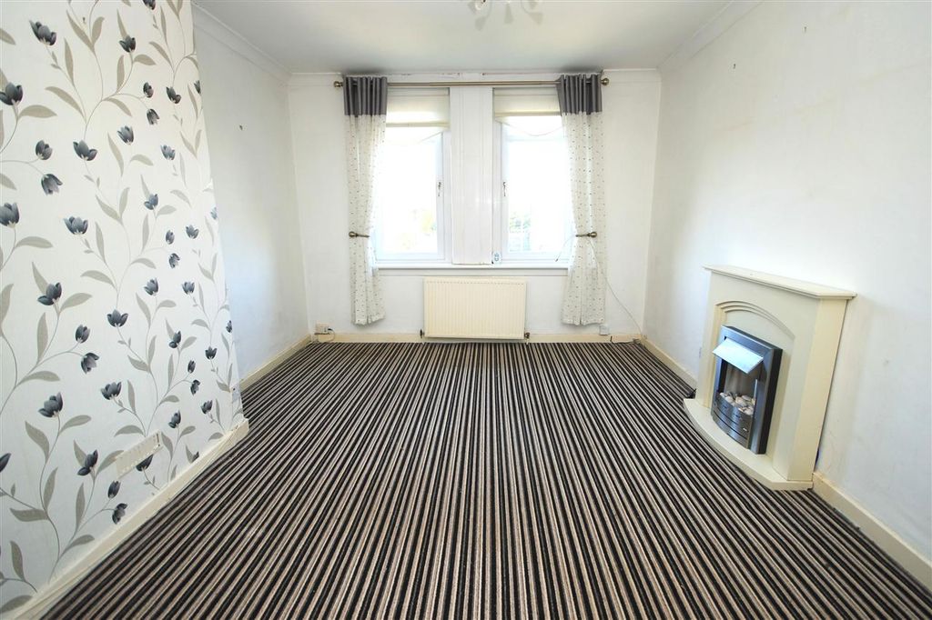 Property photo 2 of 6 Lounge