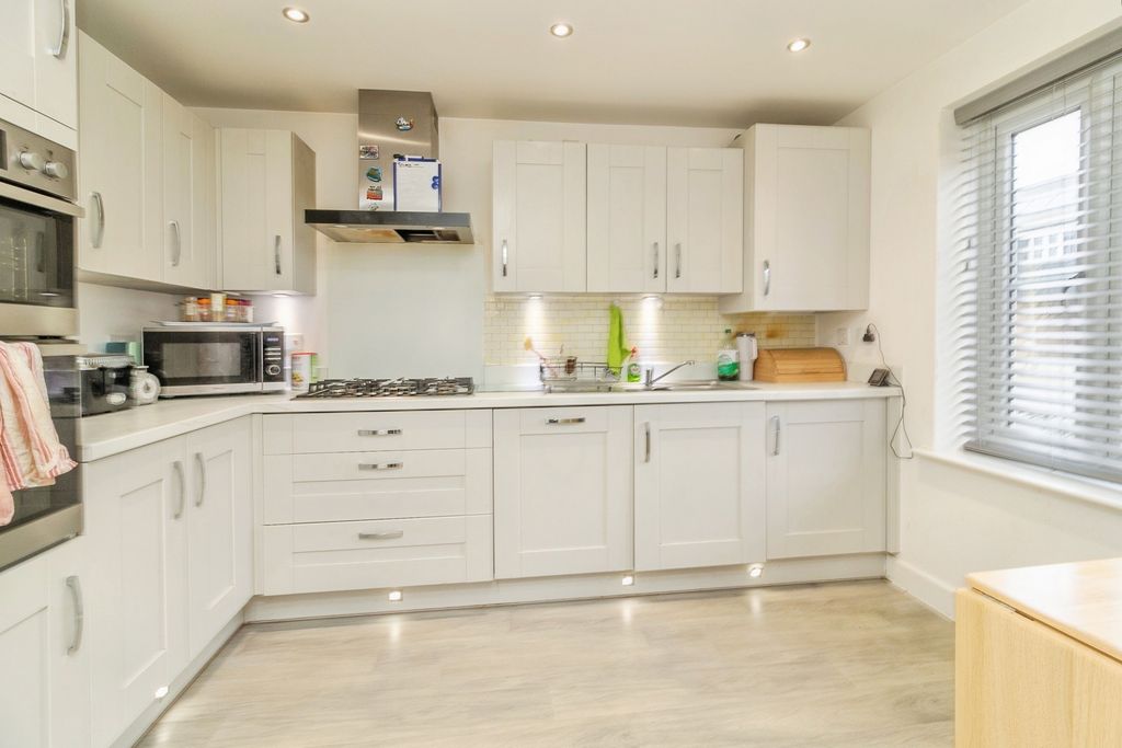 Property photo 2 of 20 Pbox-Img.Jpg