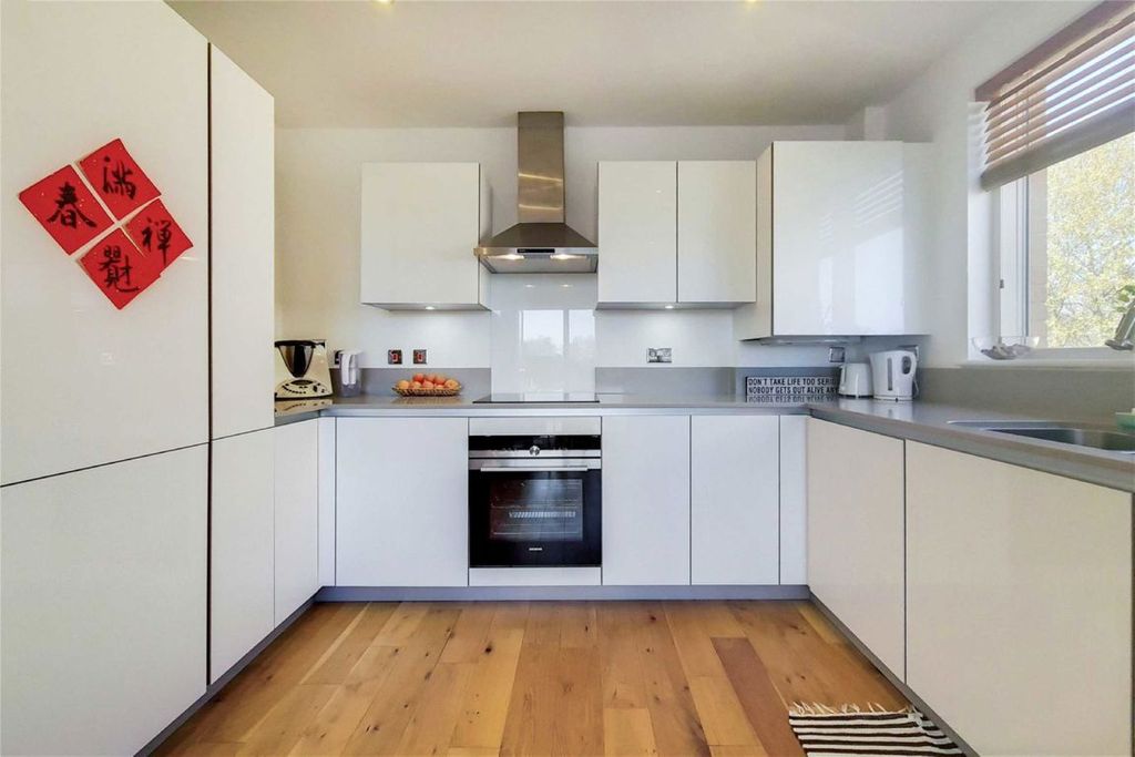 Property photo 3 of 9