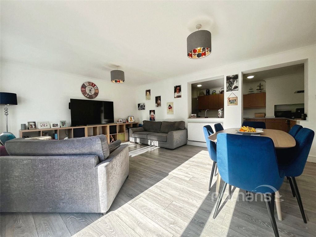 Property photo 3 of 18 Picture No. 06