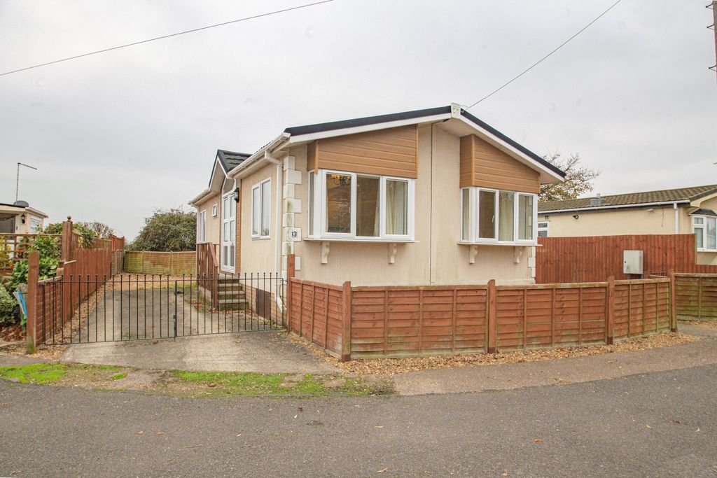 Property photo 1 of 23 Picture No. 13