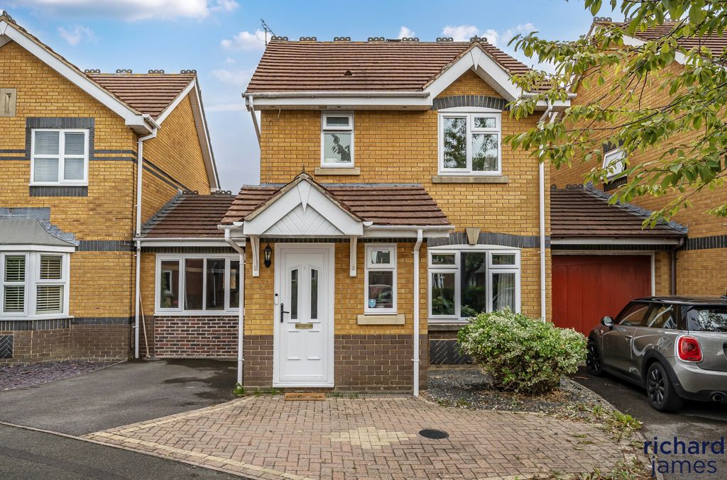 Property photo 1 of 16 4088000Ef3A84B08B9574A8E34121Eae