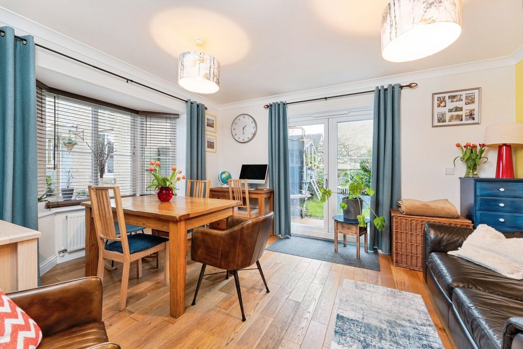 Property photo 3 of 32 Photo