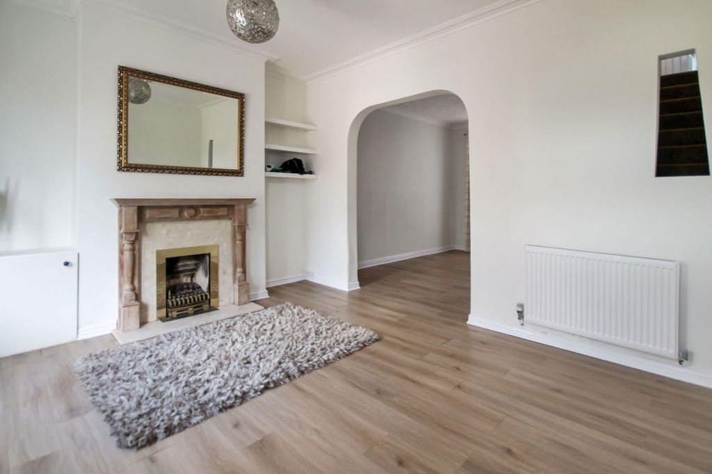 Property photo 2 of 24