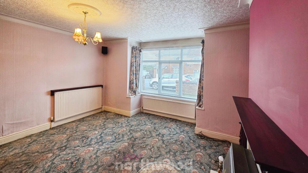 Property photo 3 of 27