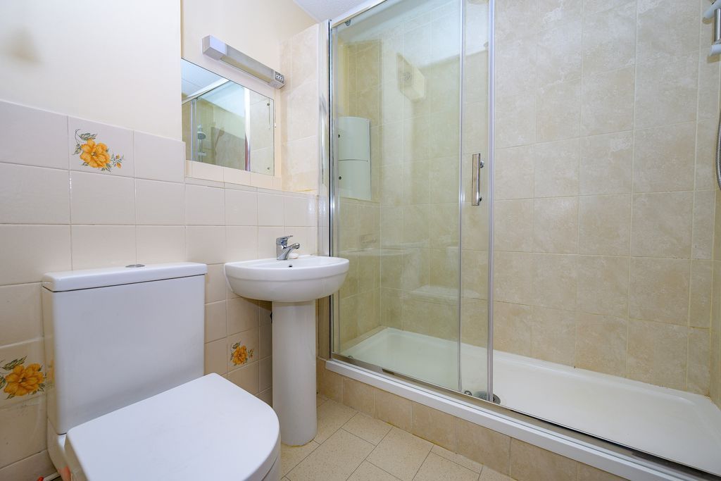 Property photo 3 of 16 Shower Room