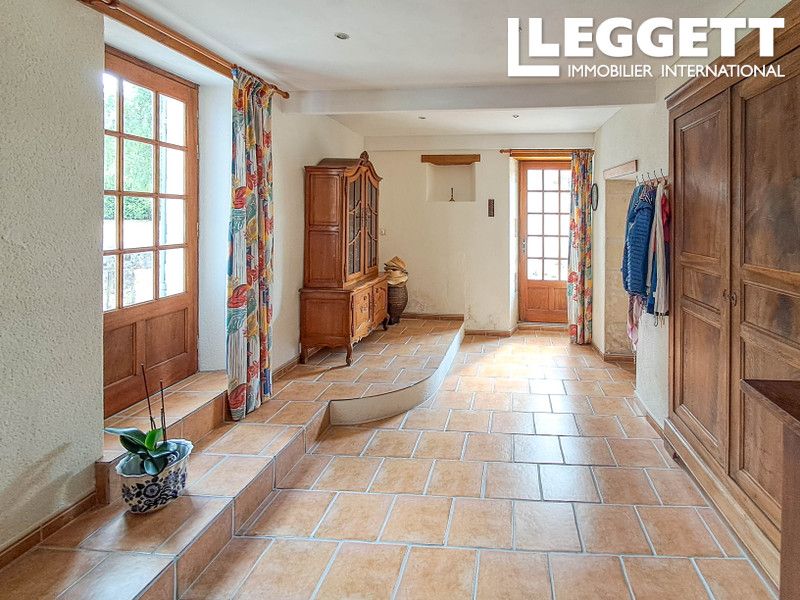 Property photo 2 of 10