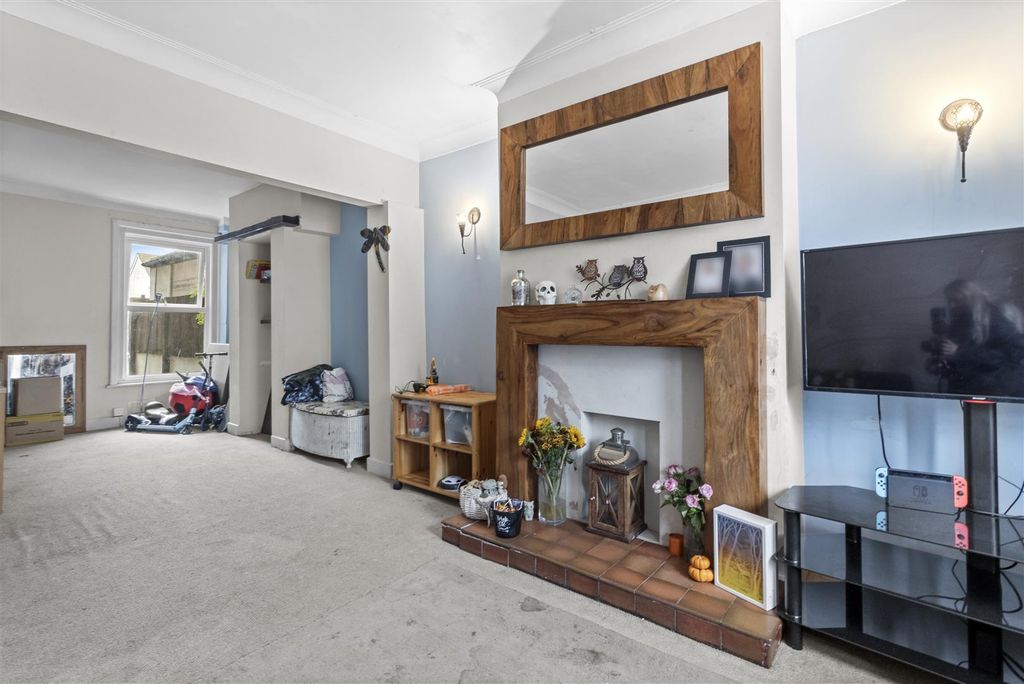 Property photo 3 of 13 Living Room