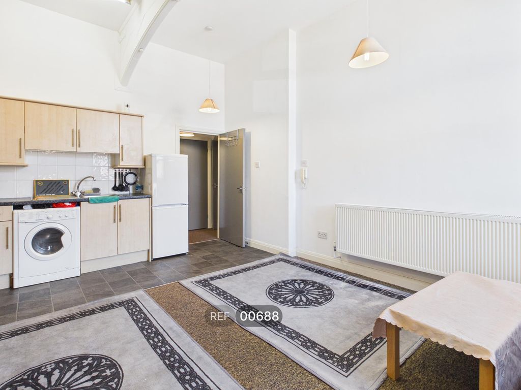 Property photo 3 of 15 Kitchen/Living Area