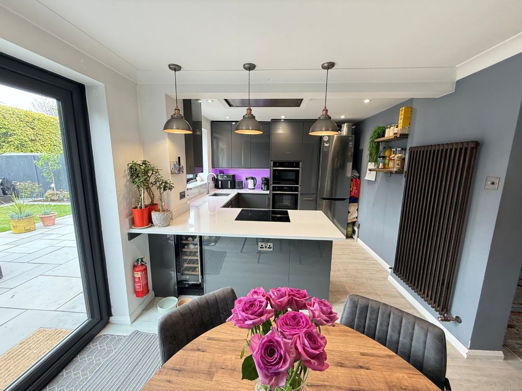 Property photo 2 of 13 4140314