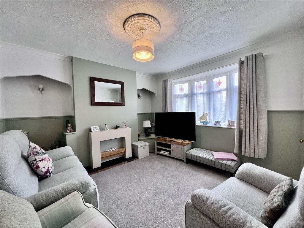 Property photo 2 of 14 2