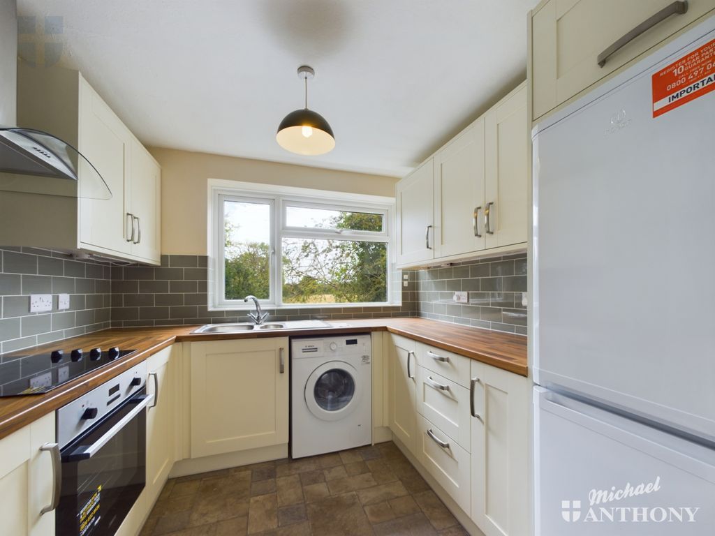 Property photo 3 of 8 Cam01064G0-Pr0467-Still009