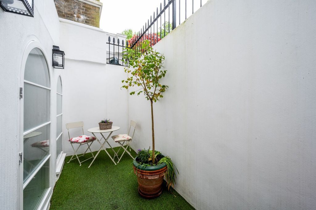 Property photo 2 of 14