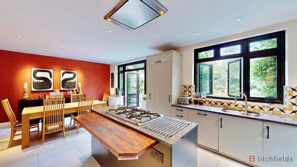 Property photo 3 of 22 Kitchen