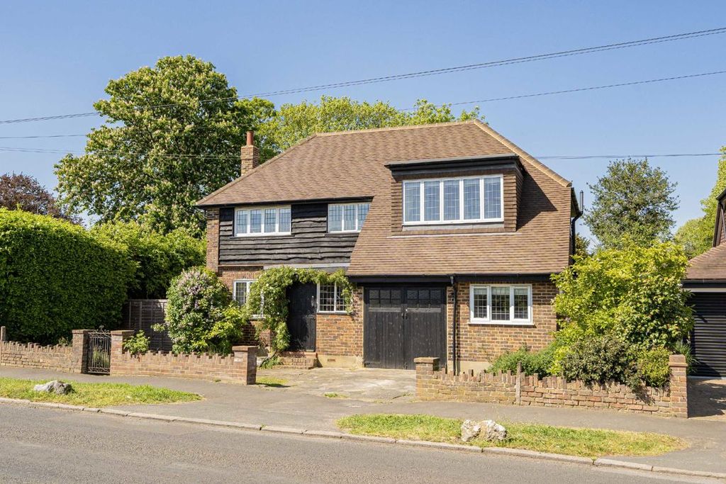 Property photo 1 of 11