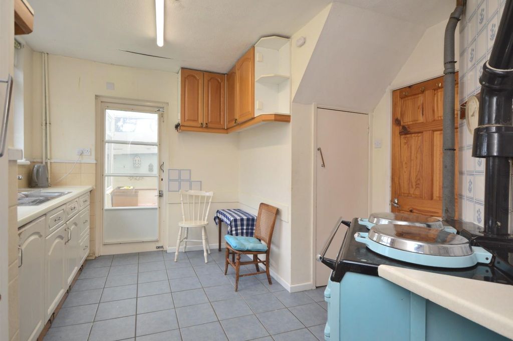 Property photo 3 of 22 Kitchen