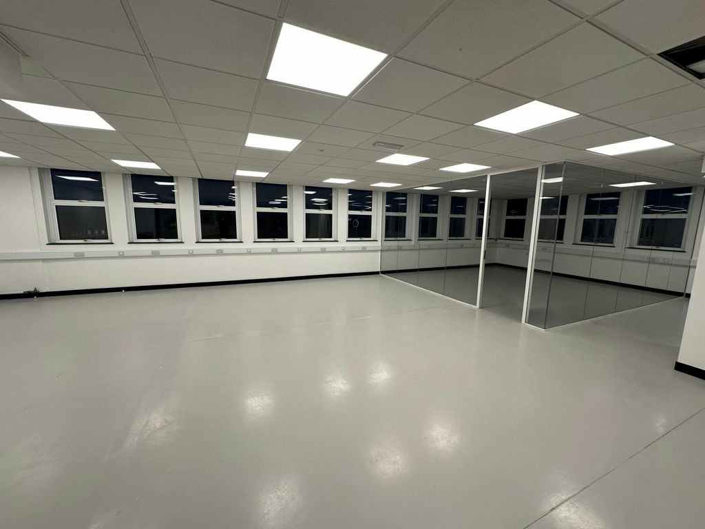 Property photo 3 of 17 Img_1132.Jpg