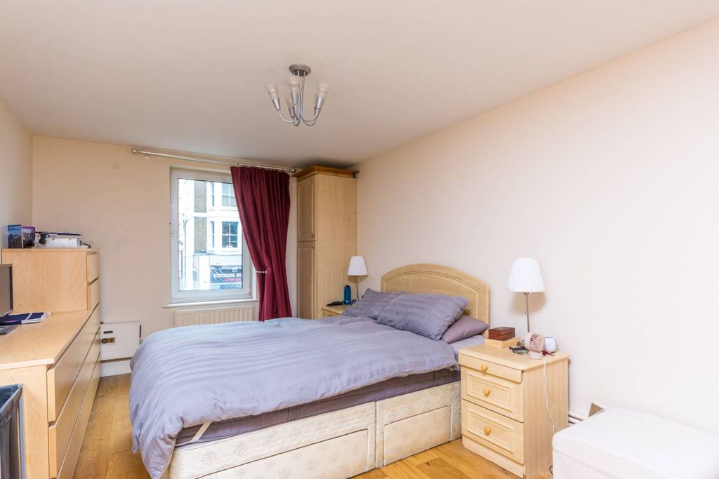 Property photo 3 of 4