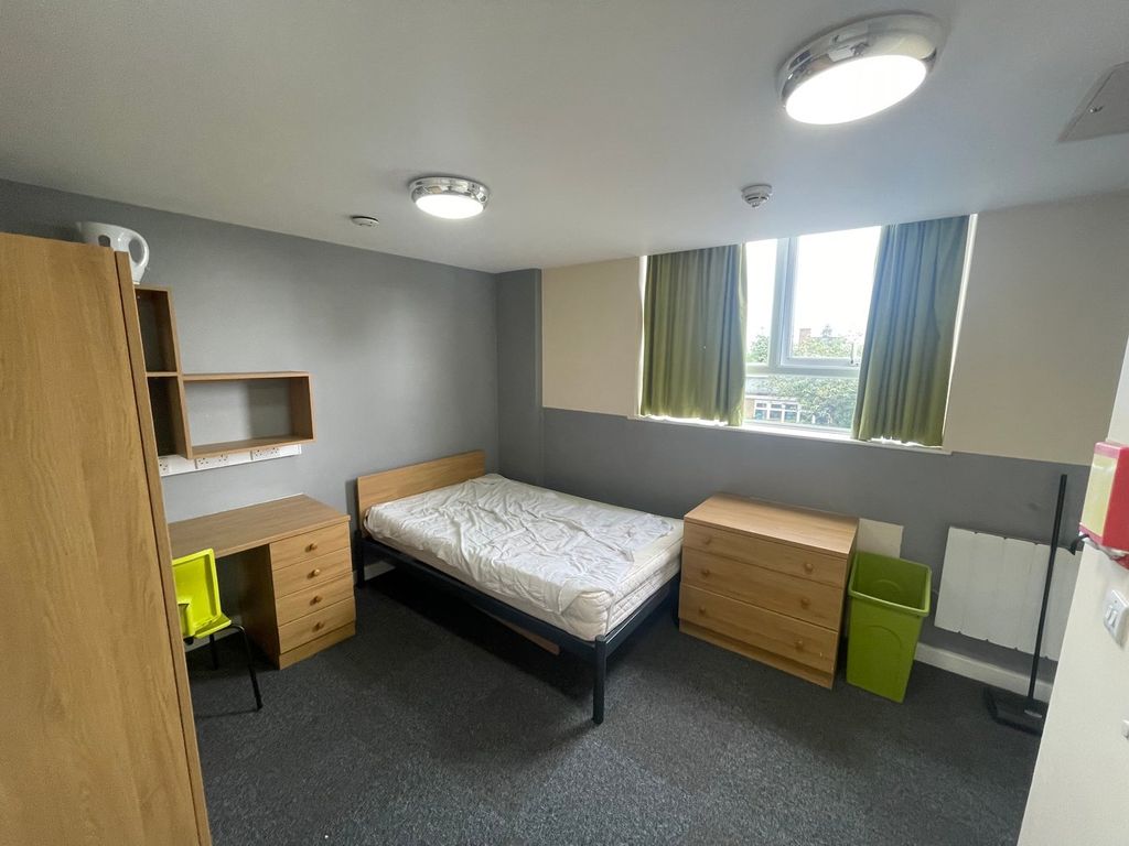 Property photo 2 of 3