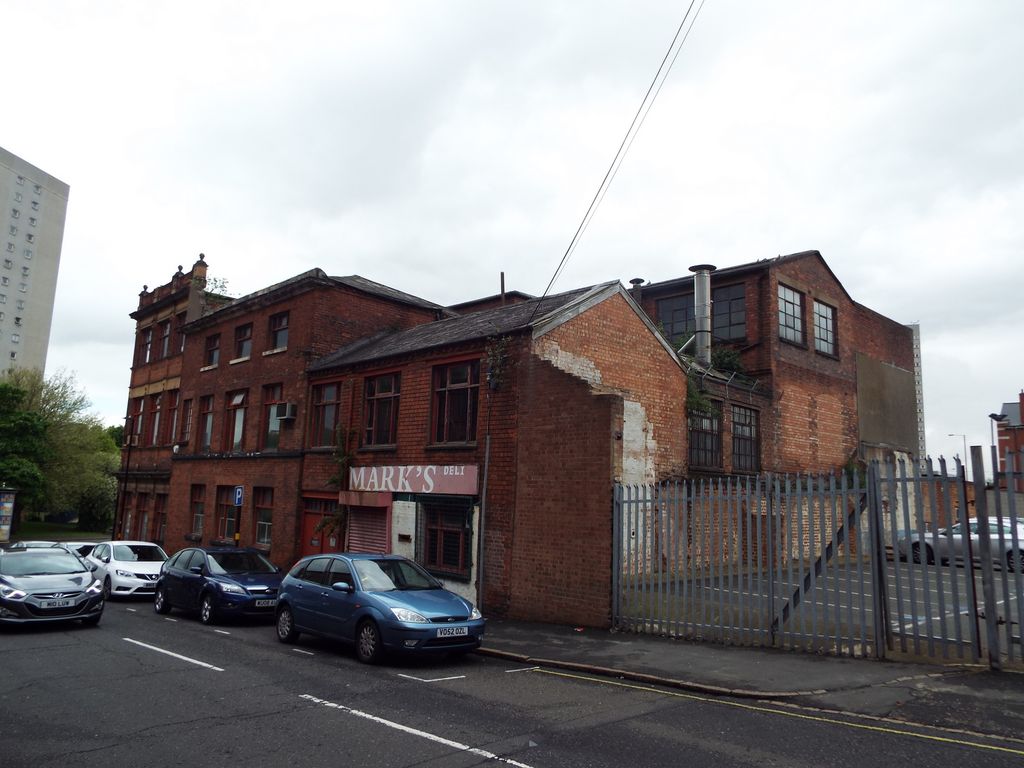 Property photo 3 of 6 Side Existing