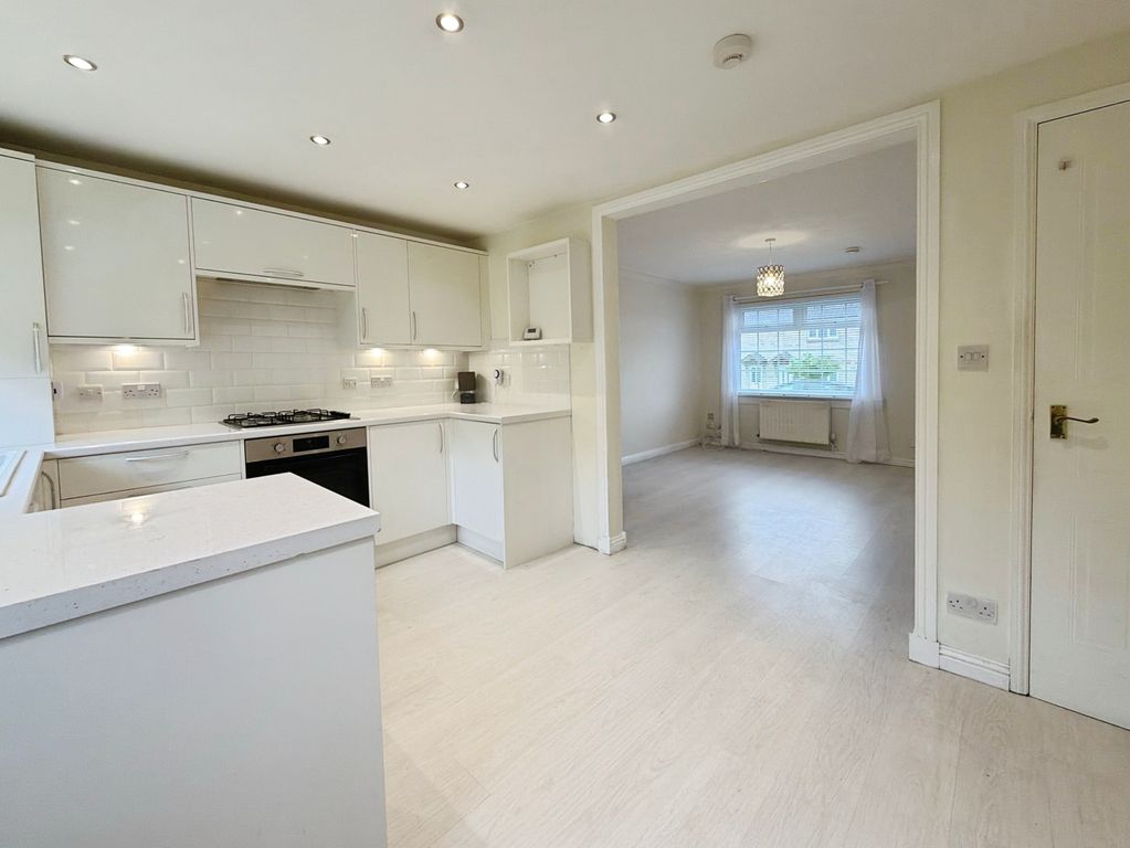 Property photo 3 of 9 Dining Kitchen