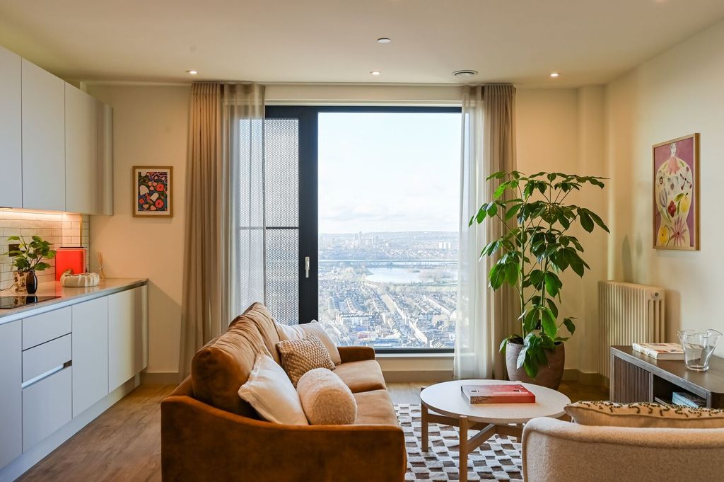 Property photo 1 of 30