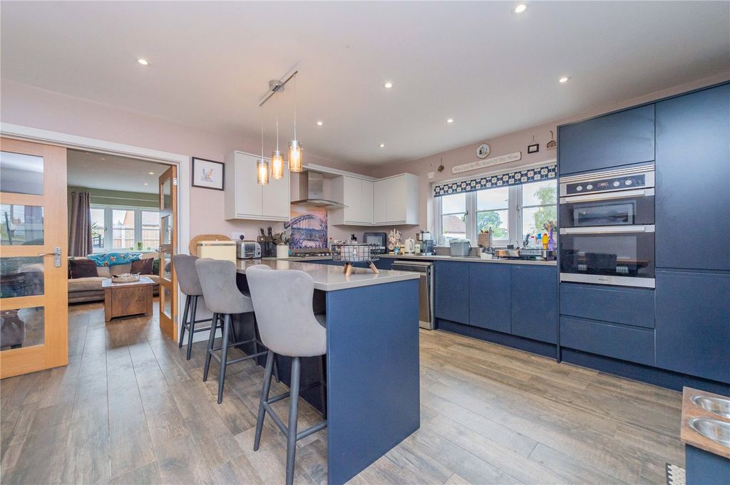 Property photo 3 of 60 Picture No. 14