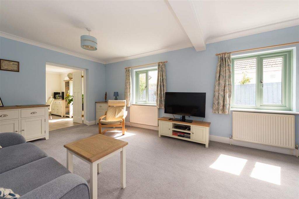 Property photo 2 of 23