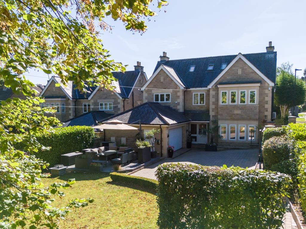 Property photo 2 of 35 Exterior And Gardens