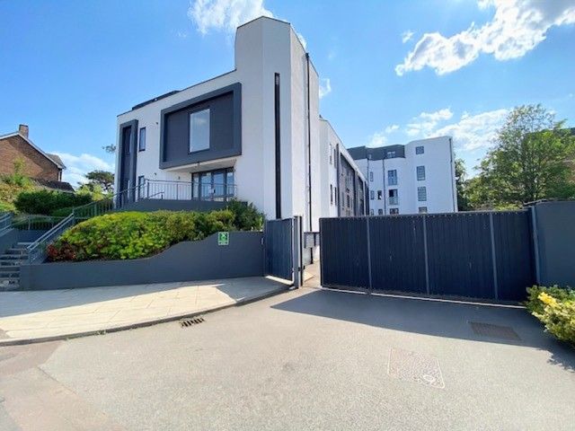 Property photo 1 of 12