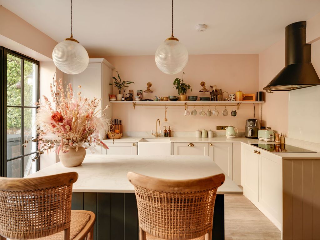 Property photo 3 of 33