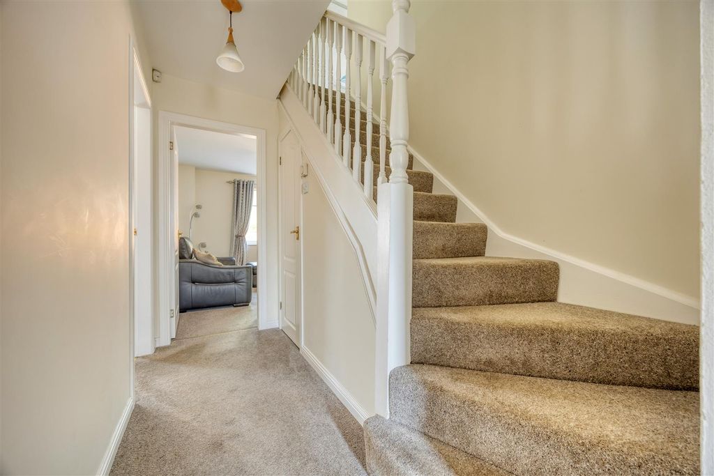 Property photo 2 of 27 74_Waverley_Park_Kirkintilloch_005.Jpeg