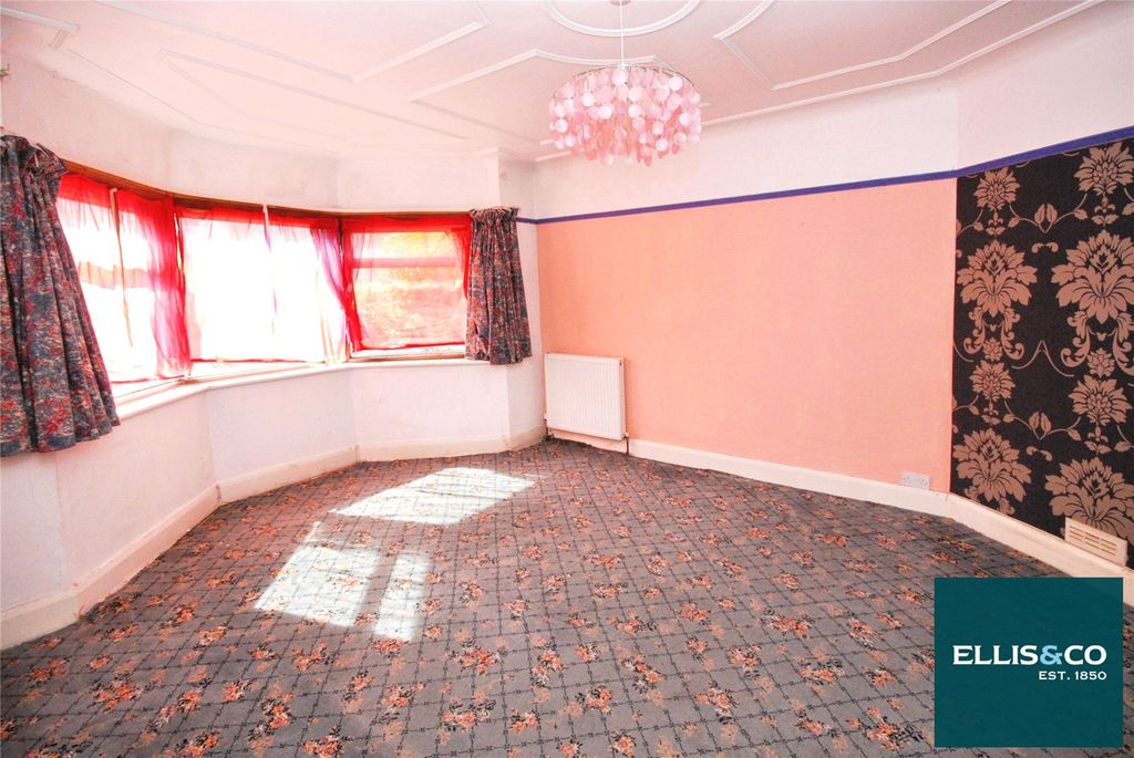 Property photo 2 of 13 Picture No. 24