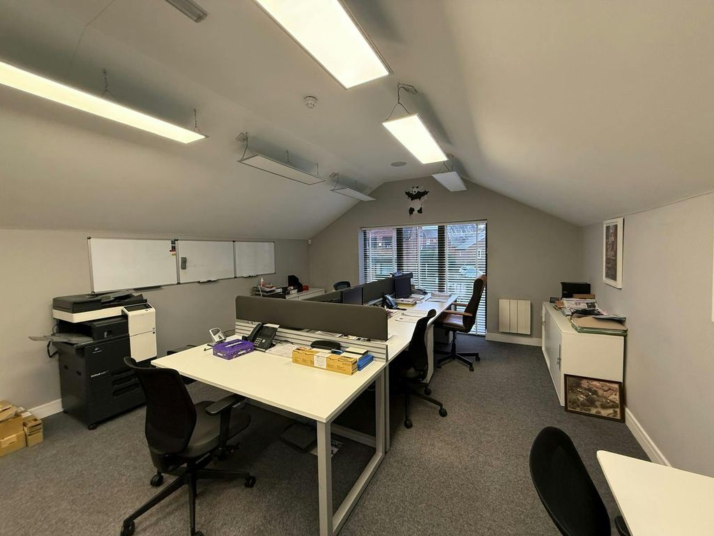 Property photo 3 of 9 6.Jpg