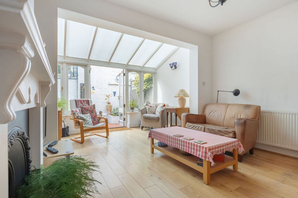 Property photo 3 of 10 5504912