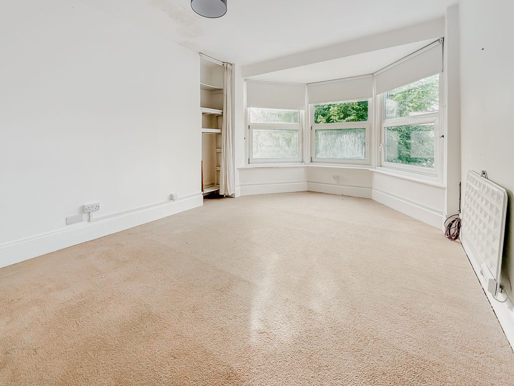 Property photo 3 of 6 Photo #3