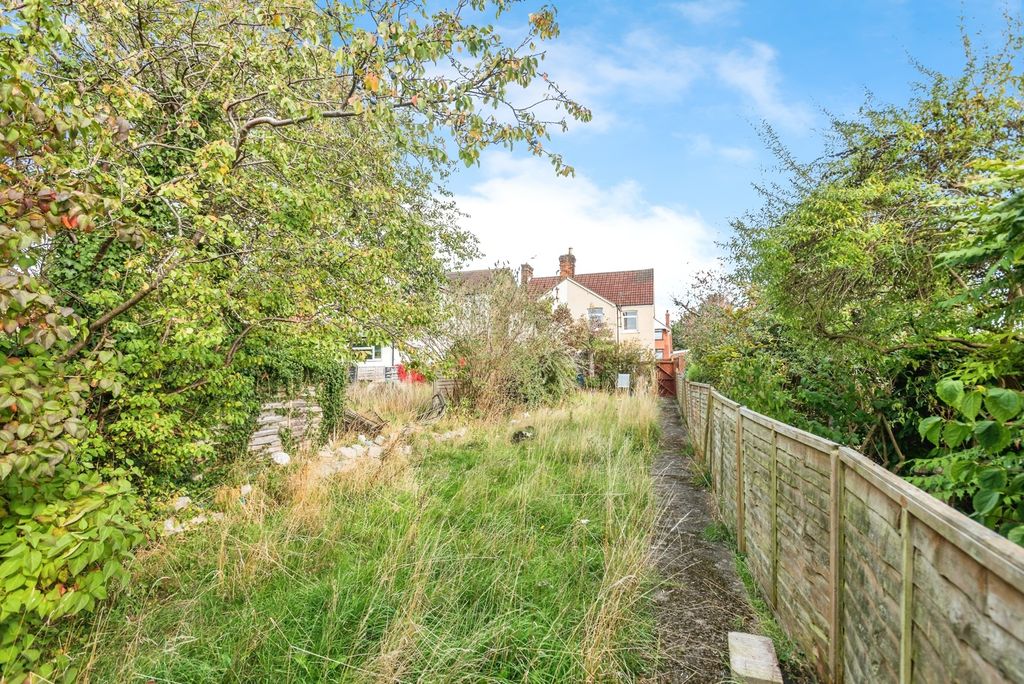 Property photo 2 of 17 Photo