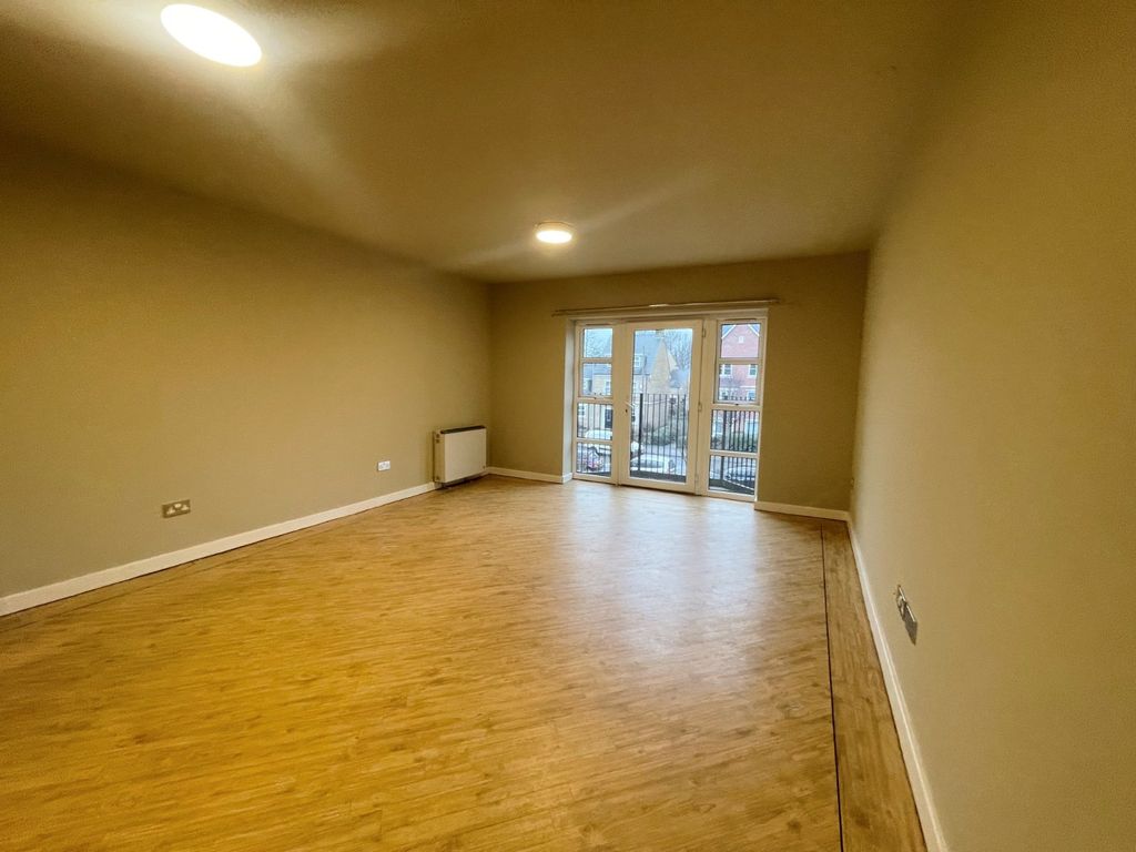 Property photo 3 of 8 Picture No. 11