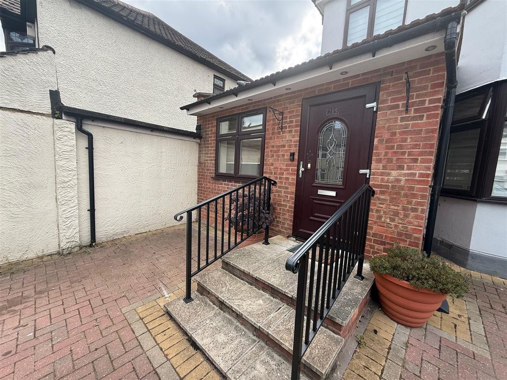 Property photo 3 of 4 Front External