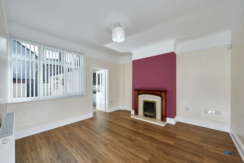 Property photo 3 of 14 Dining Room