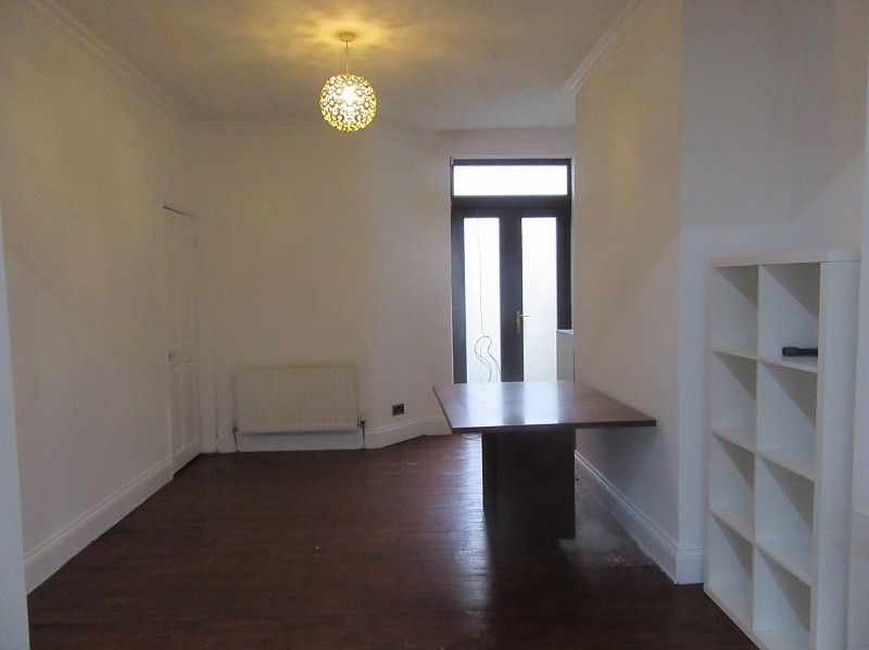 Property photo 3 of 11 Through Lounge (Rear)