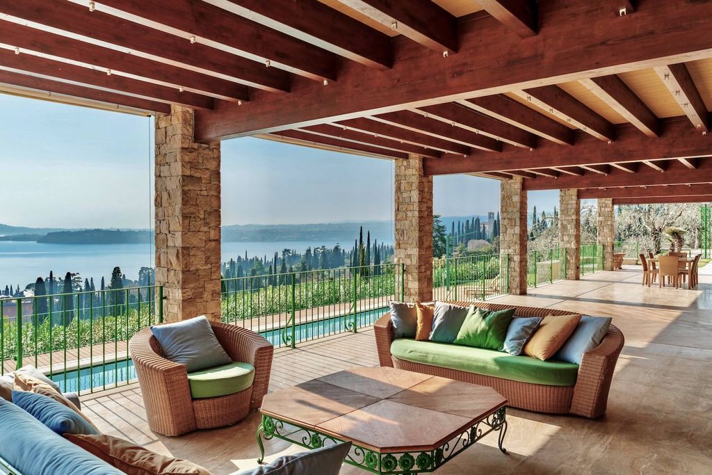 Property photo 1 of 31